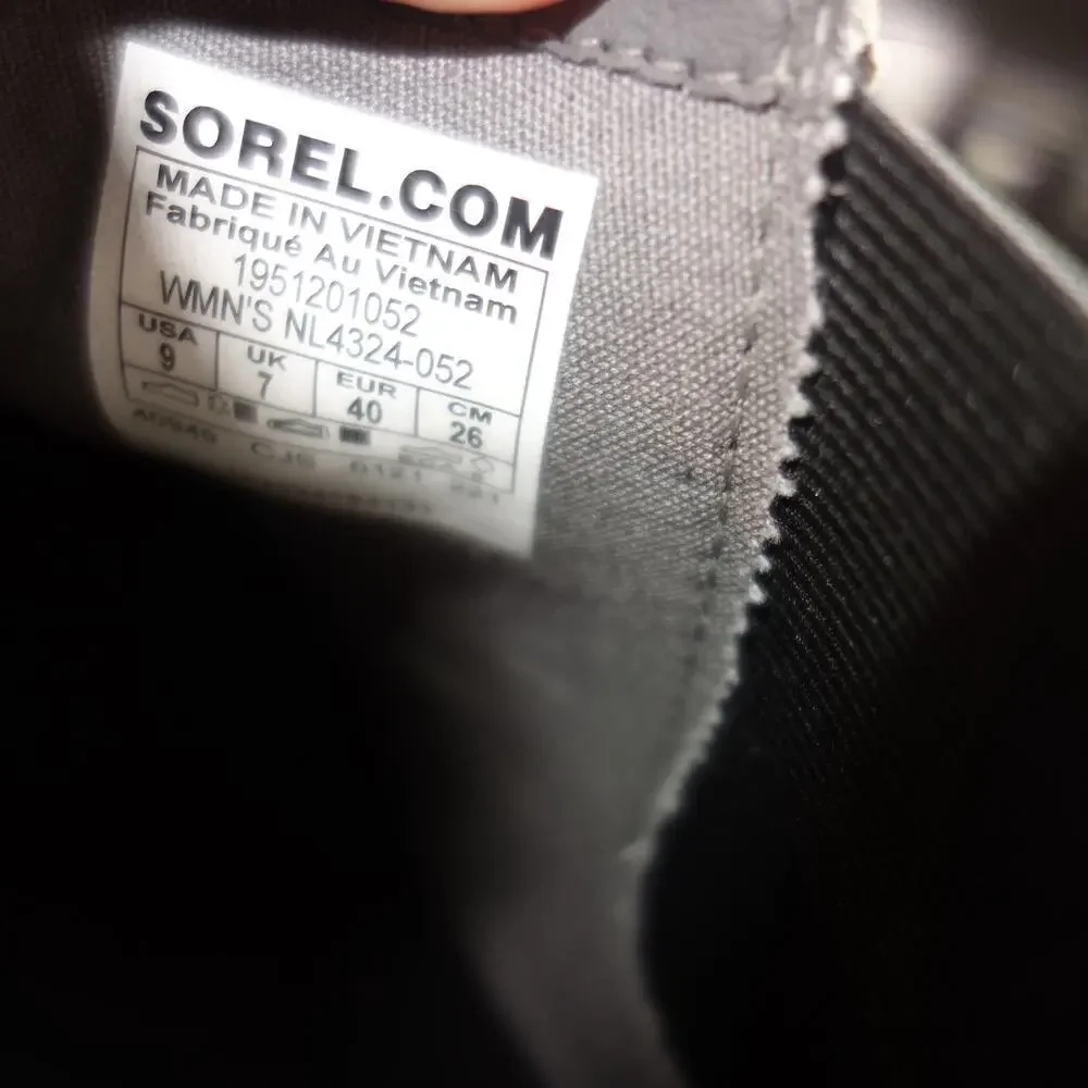 NEW Sorel Women's  9 Emelie II Chelsea Waterproof Bootie Quarry Gray Black